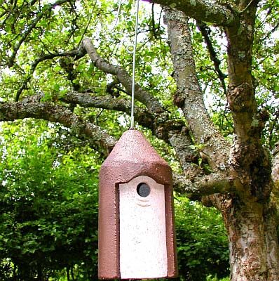 Pesälaatikko-2MFO_32mm-aukolla varustettuna