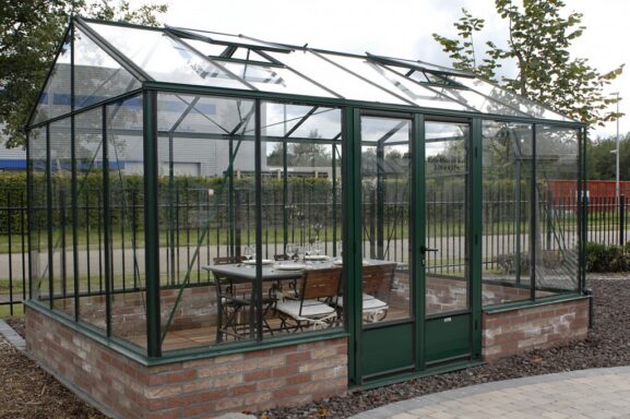 Kasvihuone sokkelilla_08